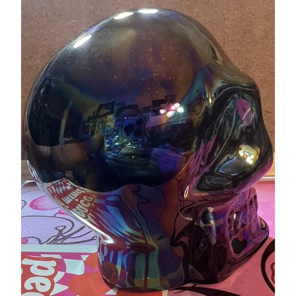 -HALLOWEEN SKULL decor Dark Iridescent Reflective Skull Figurine - Picture 3 of 14